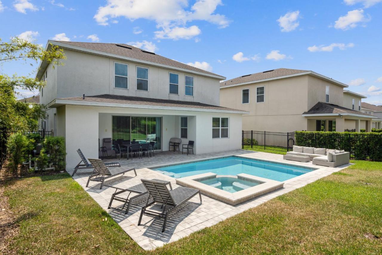 Modern 5 Bedroom Family Close To Disney *