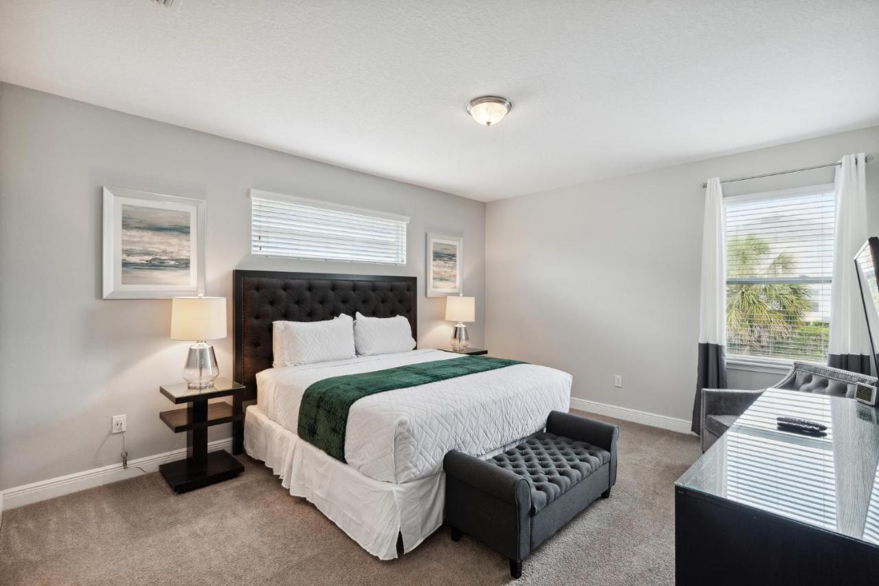 Holiday home Modern 5 Bedroom Family Close To Disney Orlando
