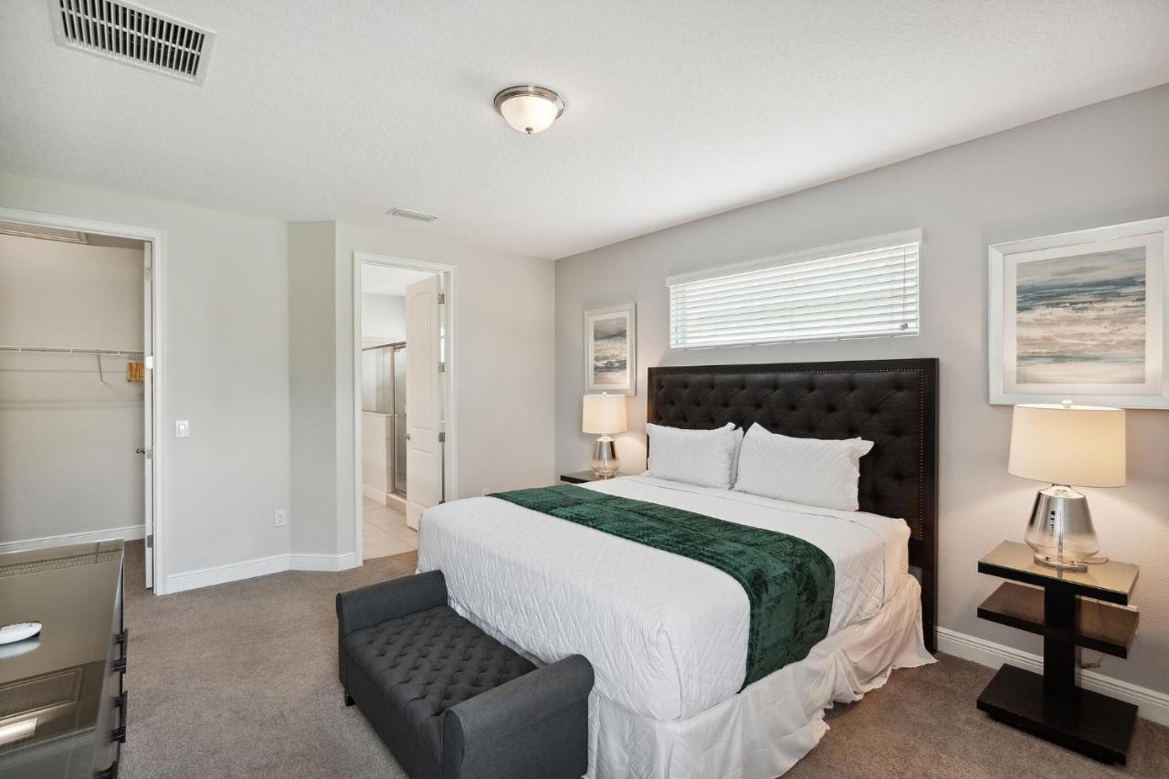 Modern 5 Bedroom Family Close To Disney *