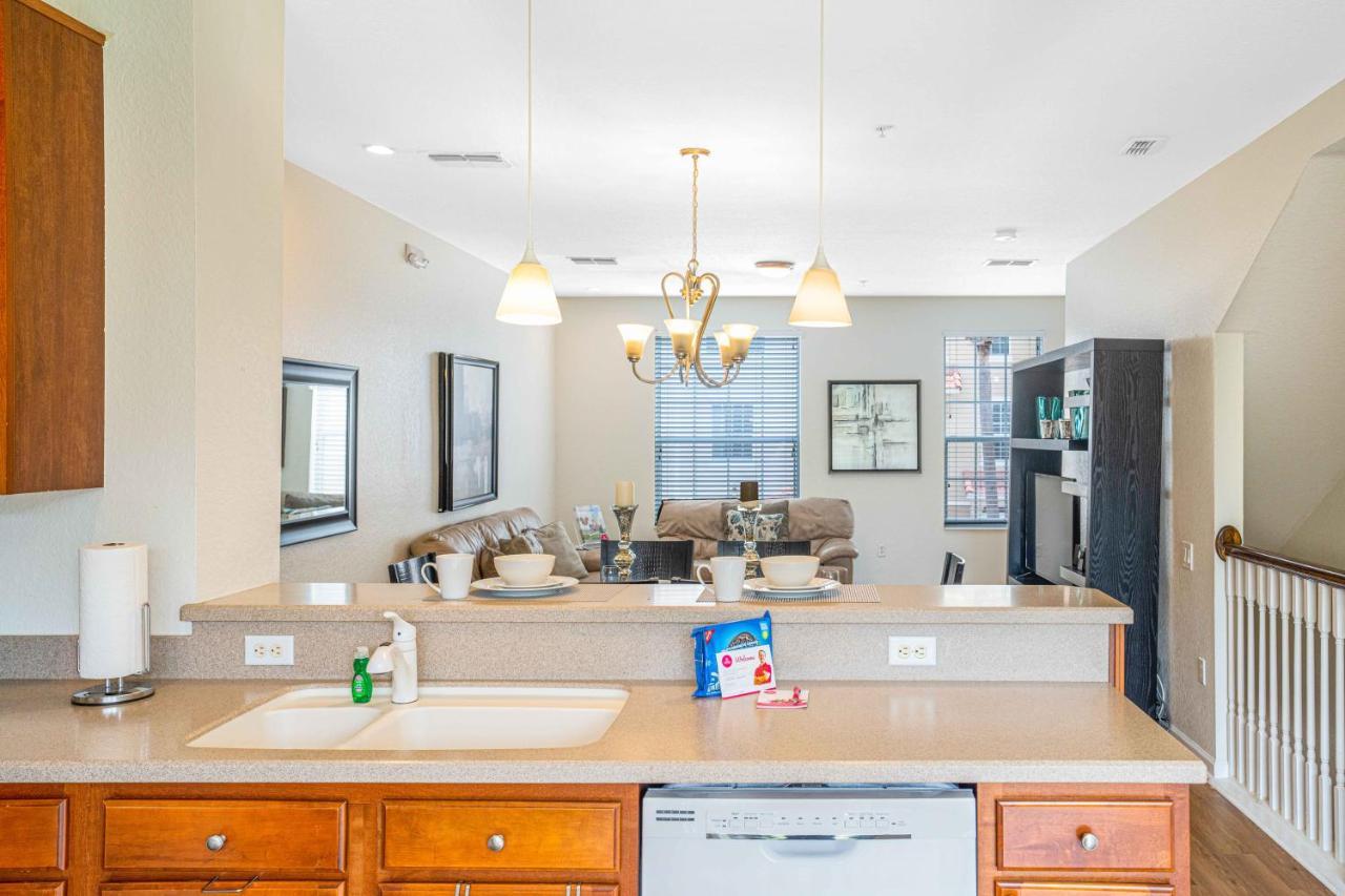 3-story Townhome At Vista Cay