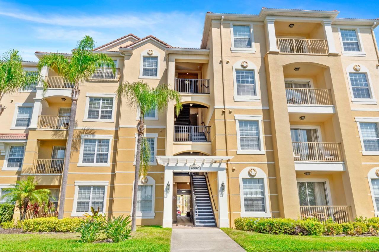 Modern Vista Cay Condo, Near Universal *