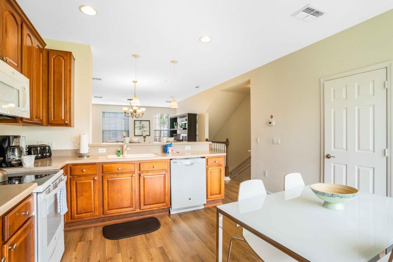 3-story Townhome At Vista Cay * Orlando