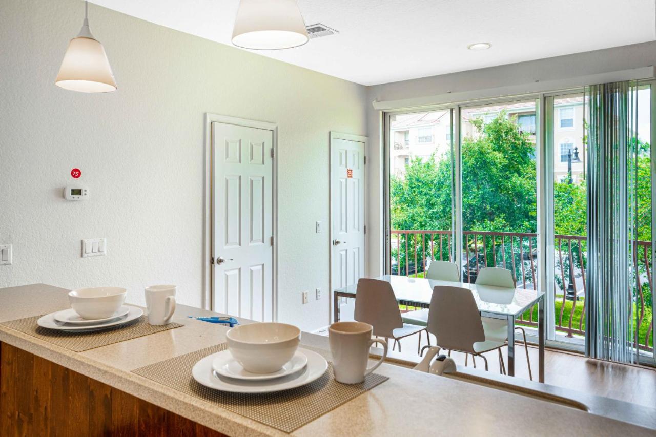3-story Townhome At Vista Cay *