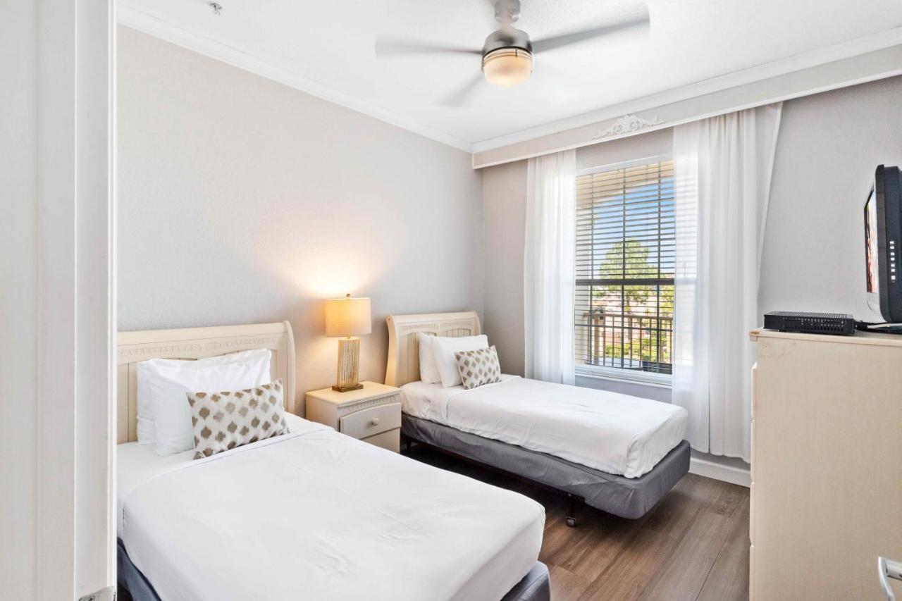 Modern Vista Cay Condo, Near Universal Apartment