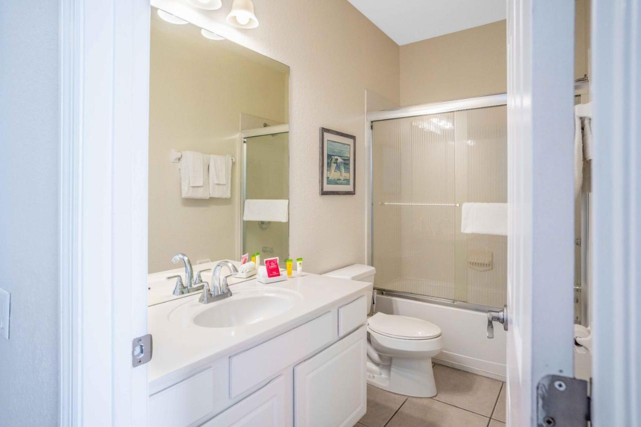3-story Townhome At Vista Cay *
