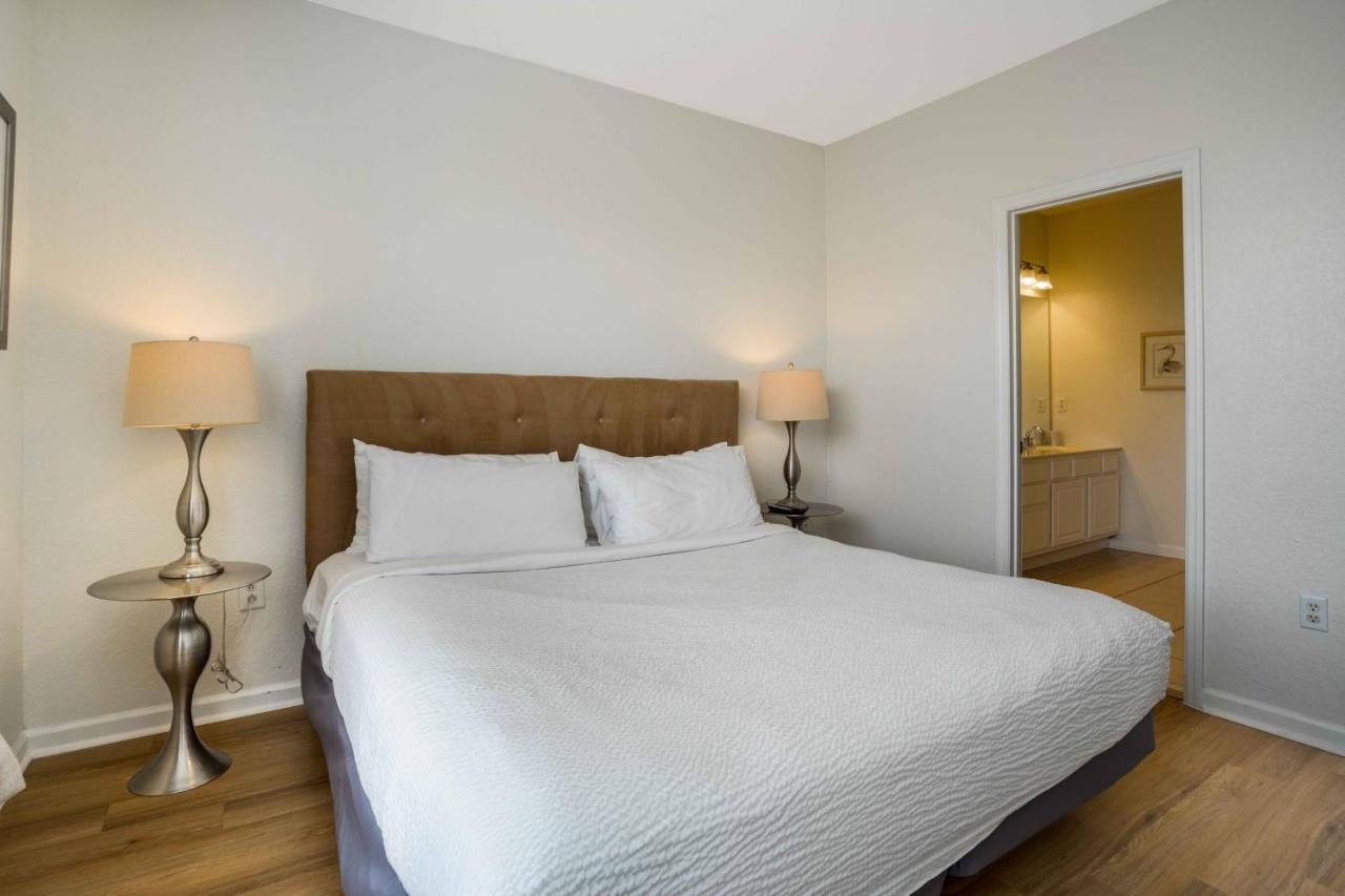 3-story Townhome At Vista Cay Holiday home *
