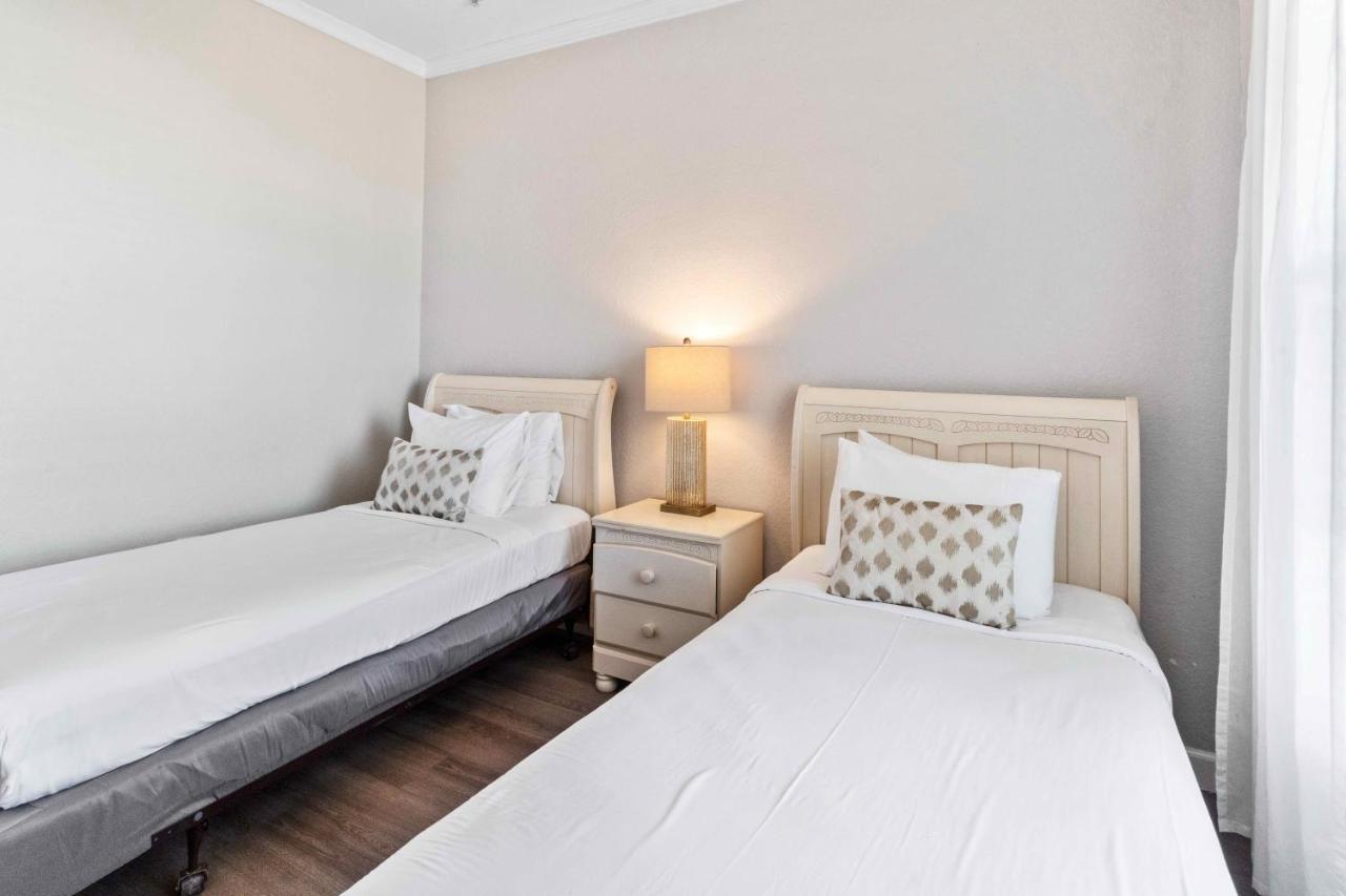 Modern Vista Cay Condo, Near Universal * Orlando