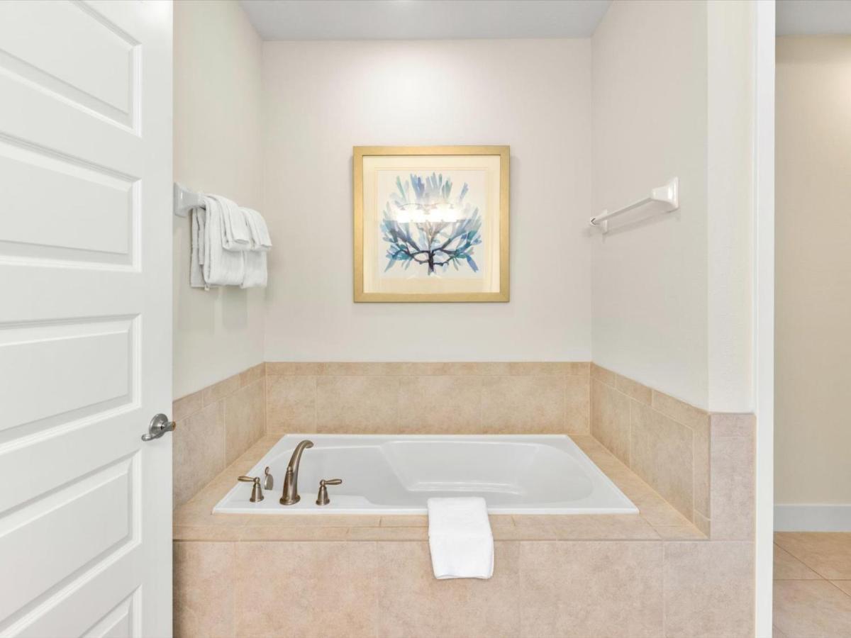 Chic With Private Pool & Game Near By Rentyl - 451n Holiday home