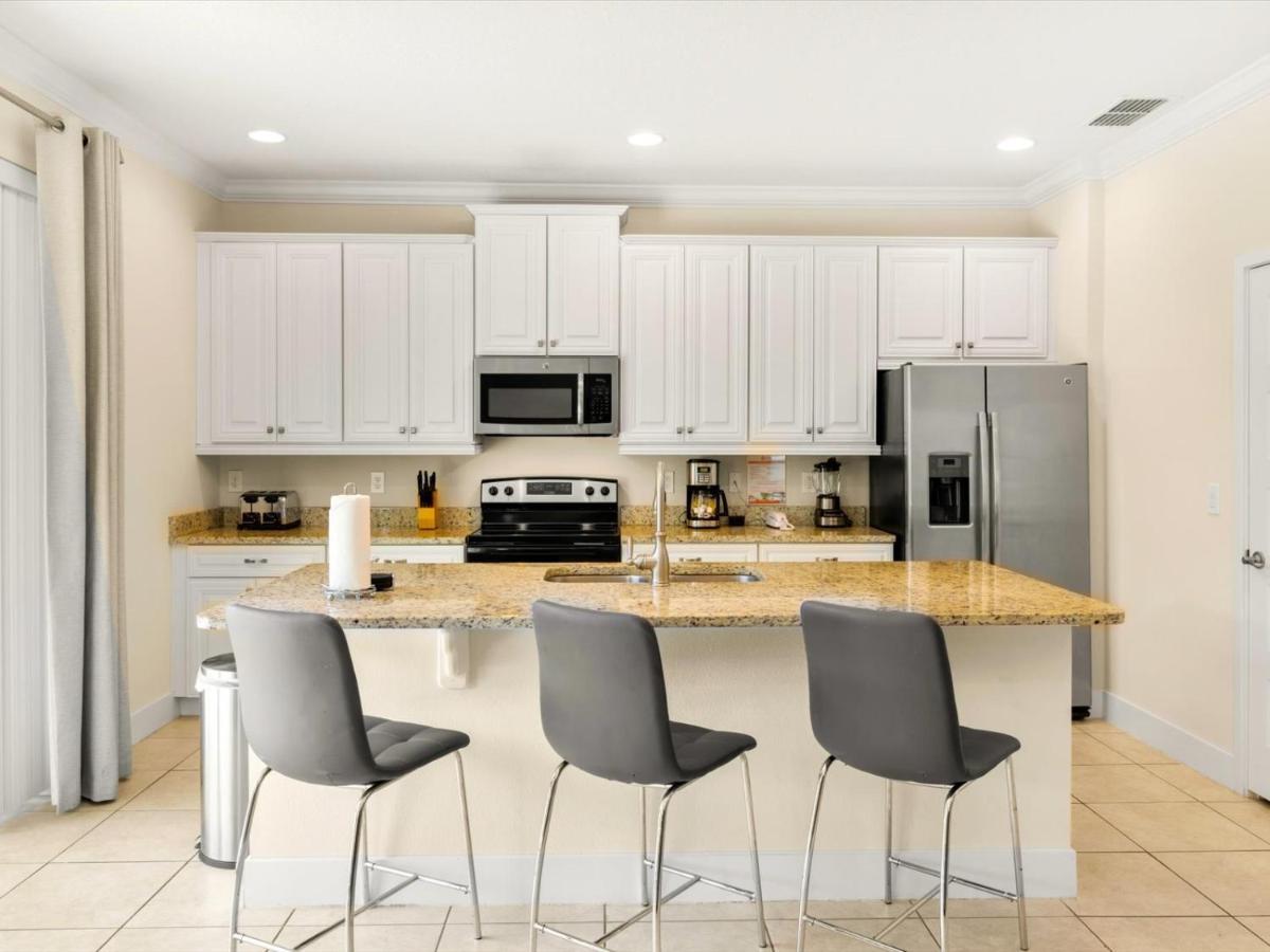 Holiday home Chic With Private Pool & Game Near By Rentyl - 451n *