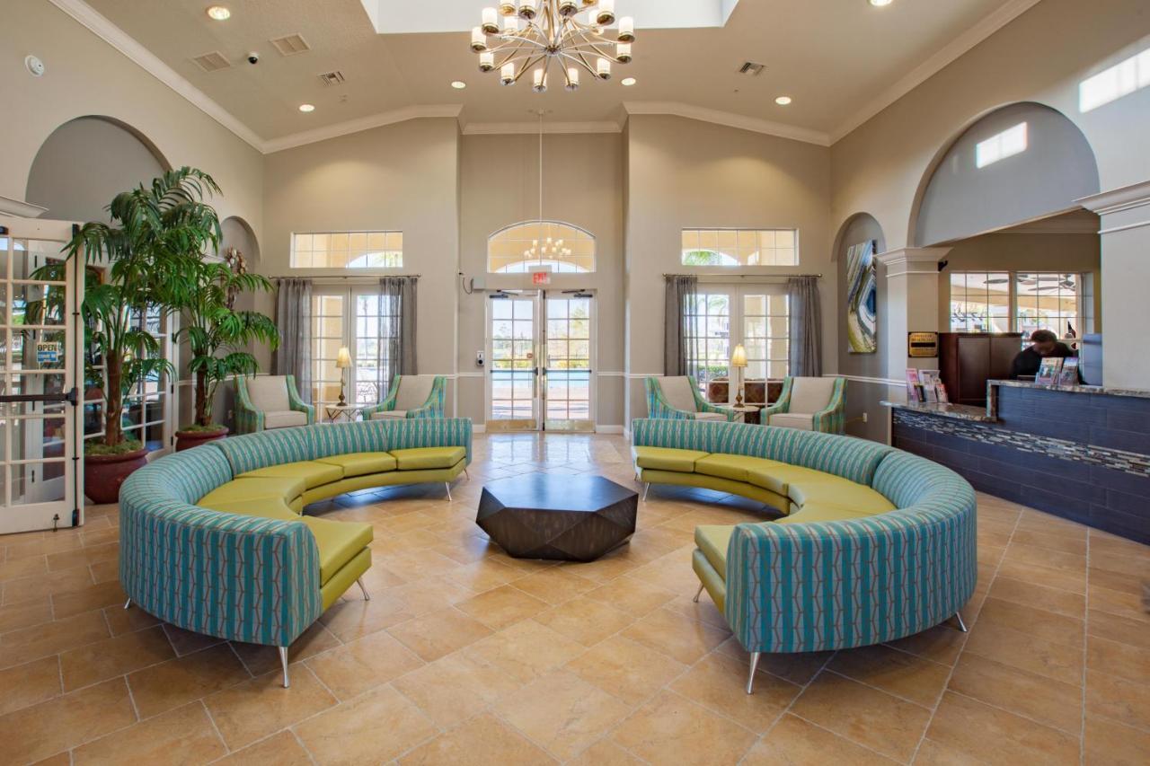 Beautiful Modern Vista Cay Condo, Near Parks-2011