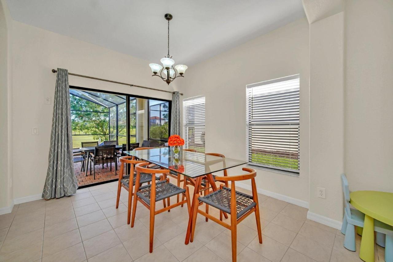 208 Summer Place * Orlando