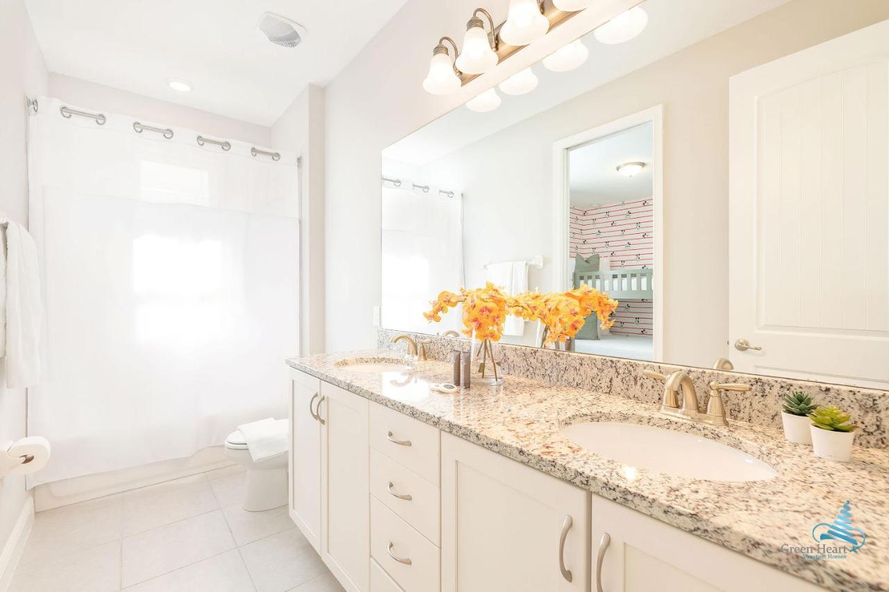 Newly Built Luxury 5bd W Private Pool & Holiday home Orlando