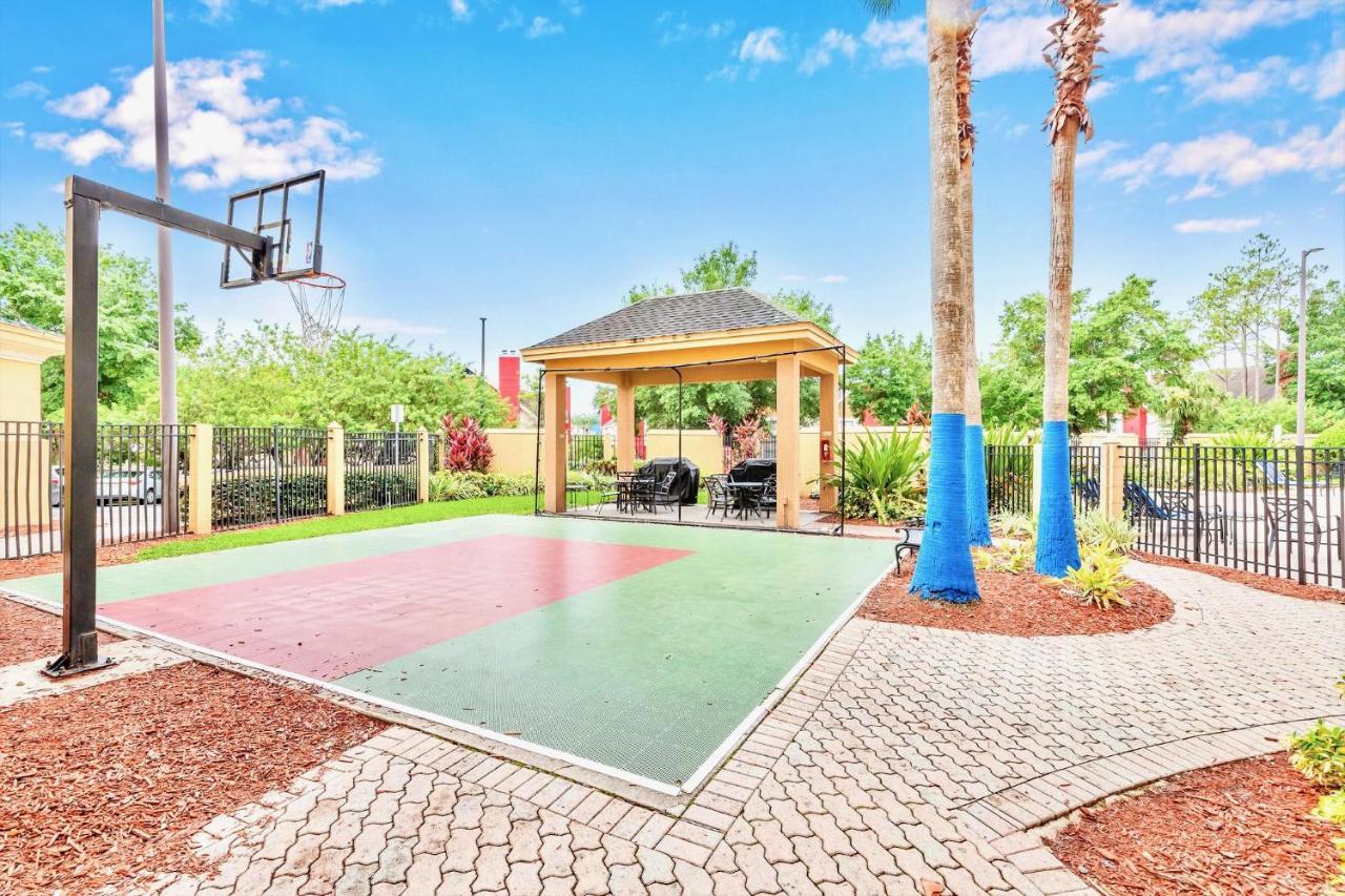Cozy 1br Apt With 2 Queens W Pool & Hot Tub