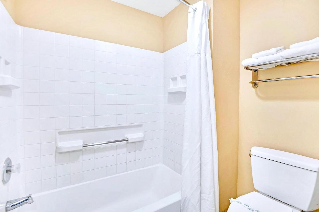 Cozy 1br Apt With 2 Queens W Pool & Hot Tub