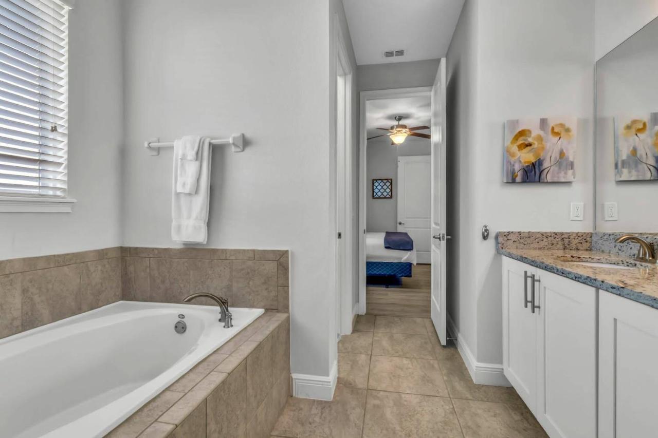 Holiday home 7738 - Encore - 8 Beds -8 Baths Pool Bbq