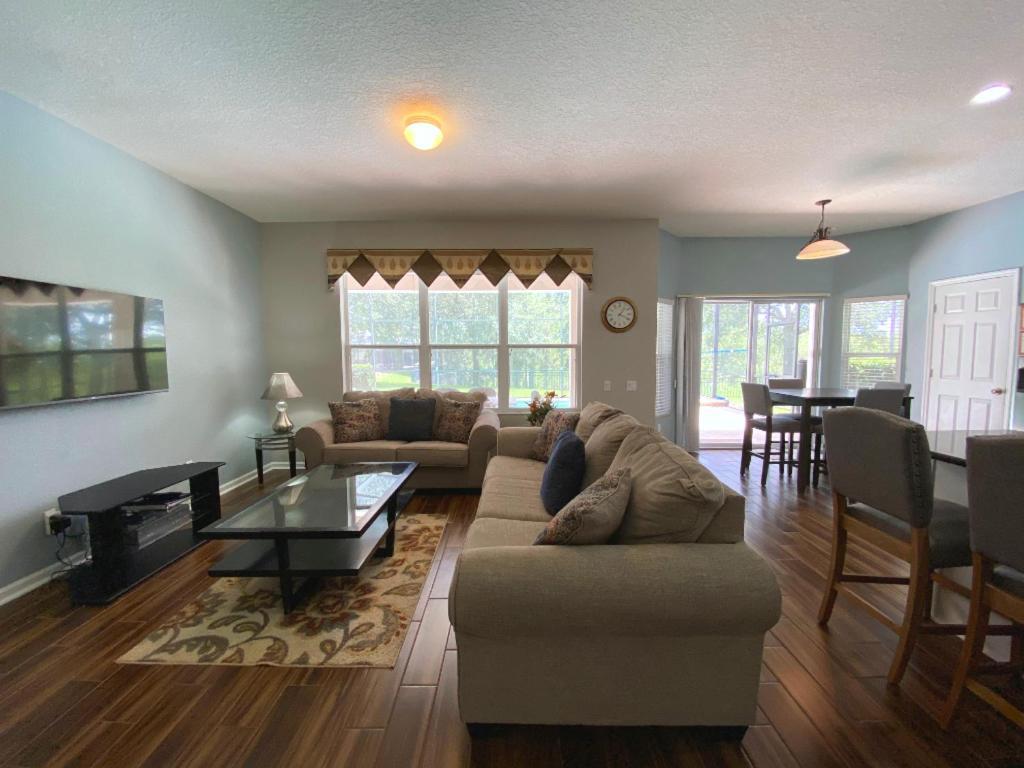Fs59635 - Windsor Hills - 6 Bed 4 Baths Holiday home *