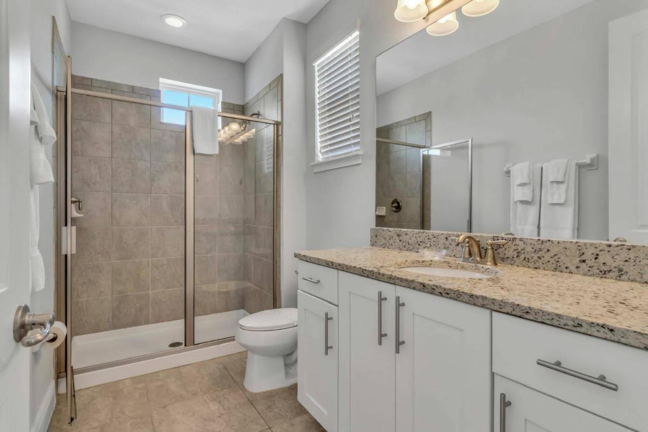 Holiday home 7738 - Encore - 8 Beds -8 Baths Pool Bbq *
