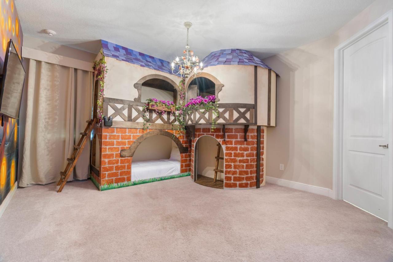 Super Fun 12-bed W Game Private Pool *