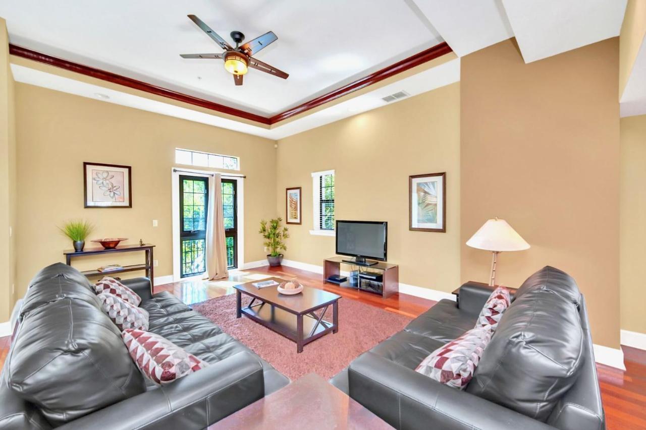 Apartment Modern 4br Townhome- Access - Near *