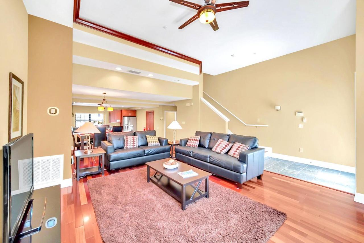 Apartment Modern 4br Townhome- Access - Near *