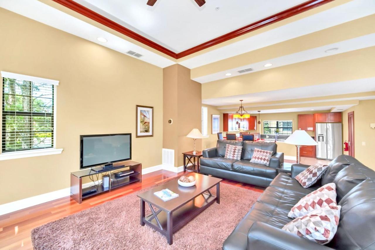 Modern 4br Townhome- Access - Near Apartment
