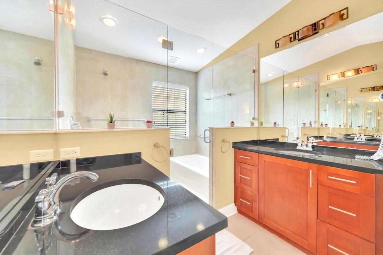 Apartment Modern 4br Townhome- Access - Near