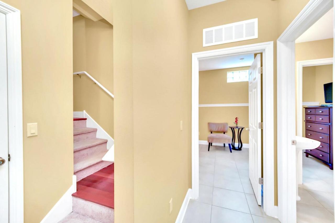 Modern 4br Townhome- Access - Near *