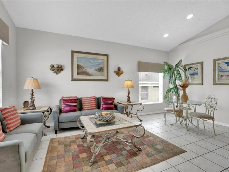 South Facing Pool Spa- Minutes To * Orlando