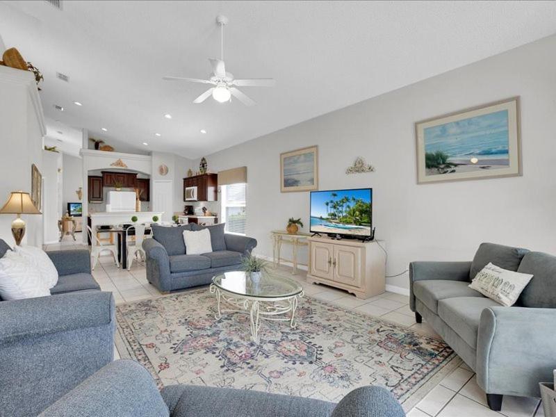 South Facing Pool Spa- Minutes To Holiday home *