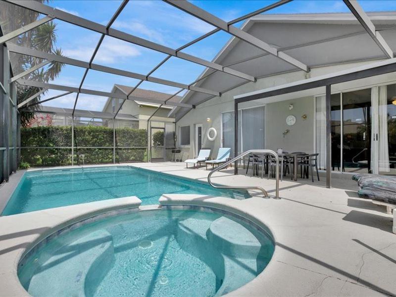 Holiday home South Facing Pool Spa- Minutes To *