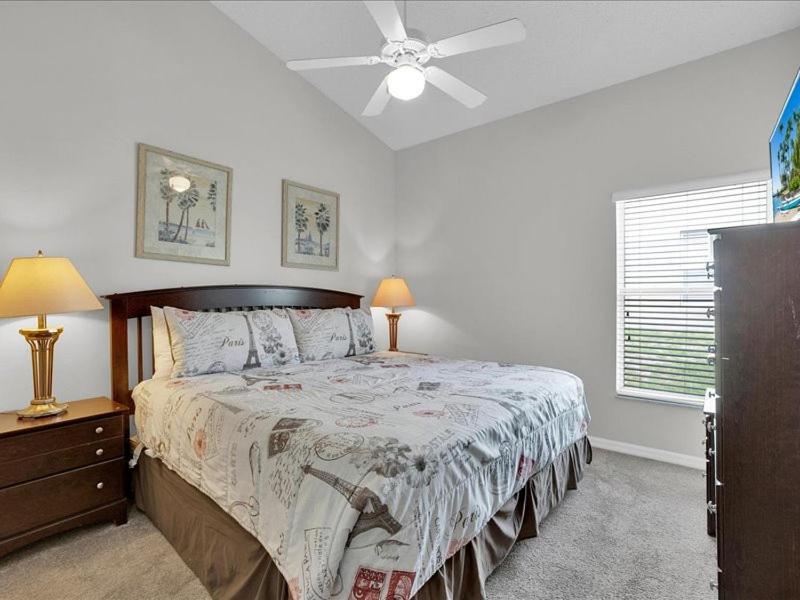 South Facing Pool Spa- Minutes To