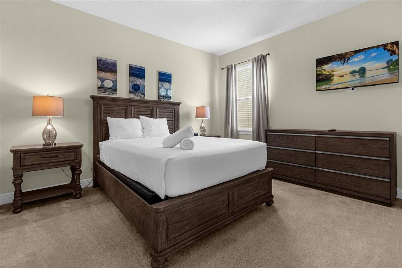 Multiple Family 16 Roomsfree Pool/spa Orlando