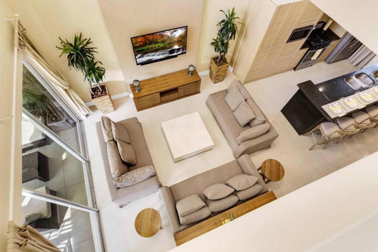 Luxury Townhouse Located Next To Orlando