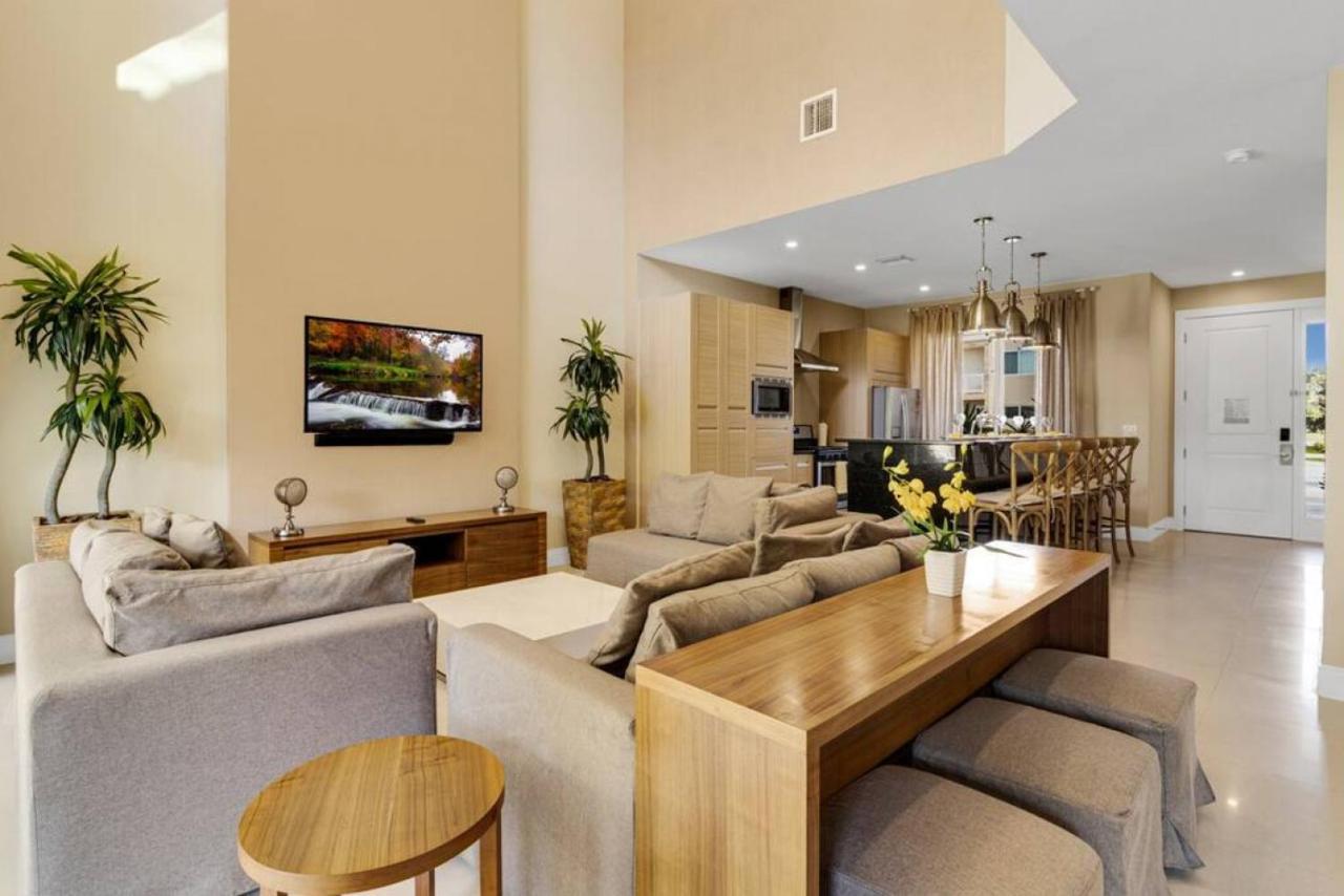 Luxury Townhouse Located Next To