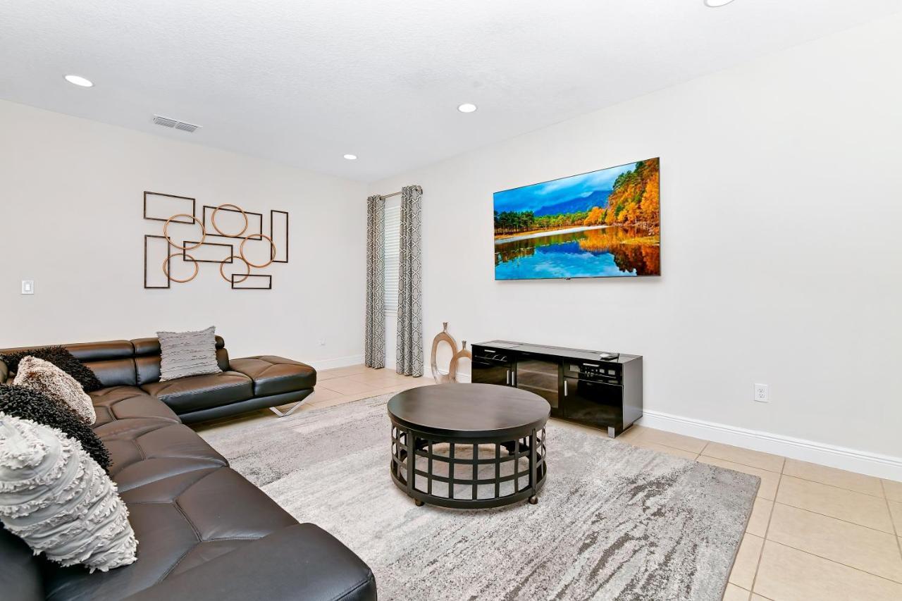 Holiday home Spacious With Private Pool & Amenities Near At Encore By Rentyl - 7403m