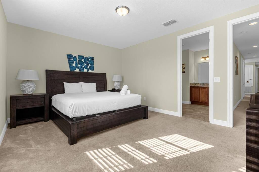 Multiple Family 23 Roomsfree Pool/spa