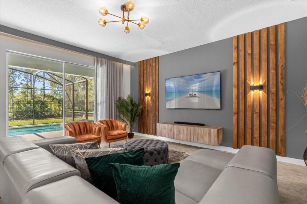 6 Bedrooms - 5 Bathrooms - Paradise Palms 8956 Sp *