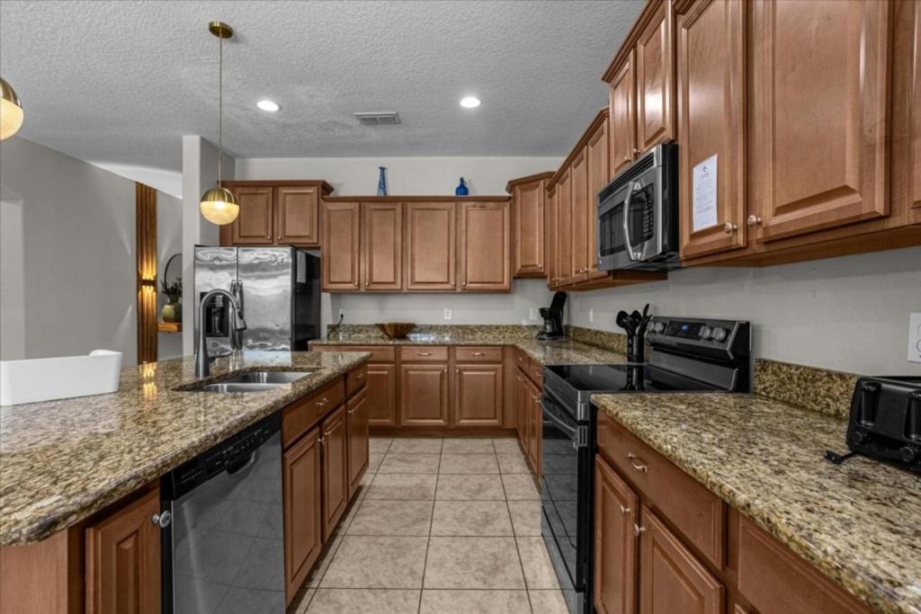 6 Bedrooms - 5 Bathrooms - Paradise Palms 8956 Sp * Orlando