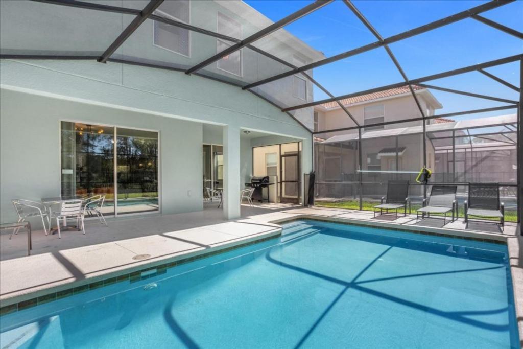 6 Bedrooms - 5 Bathrooms - Paradise Palms 8956 Sp
