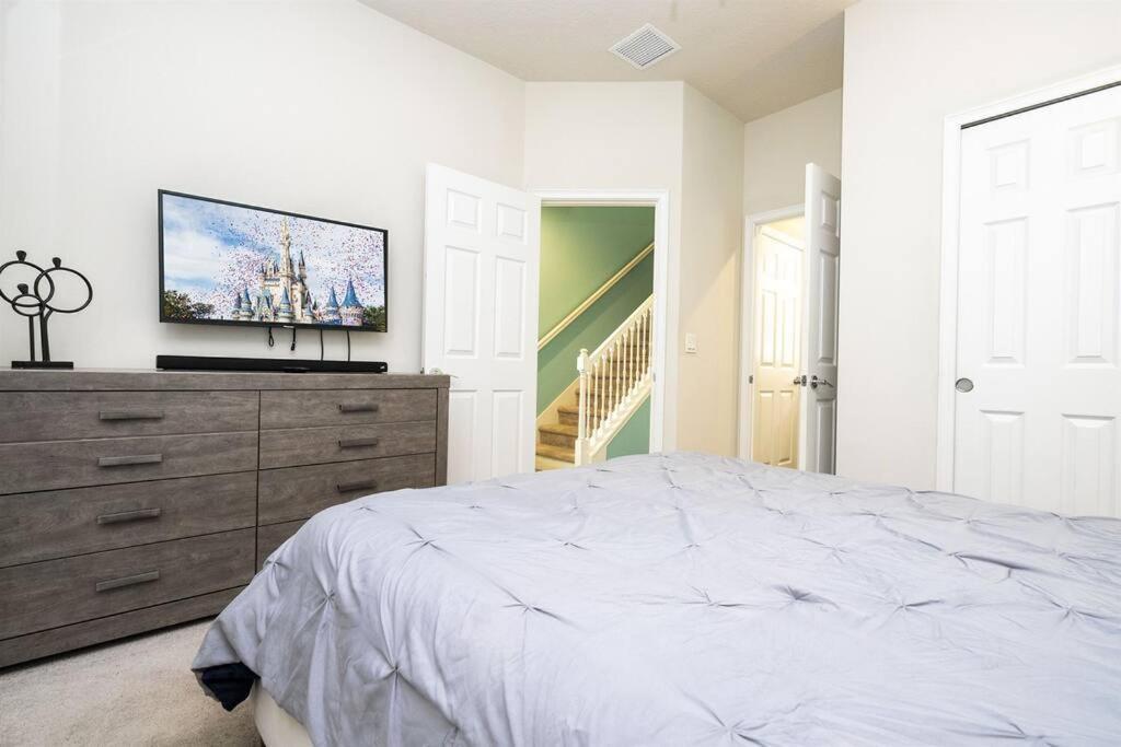 Mickey Mouse Magical Townhome Near - Ser01 Holiday home *