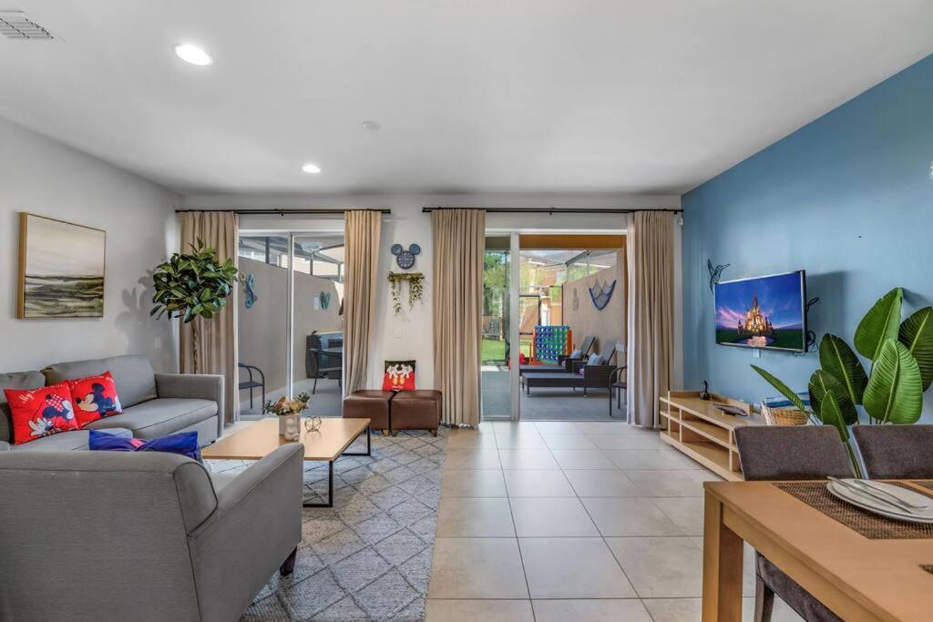 Find Your Cozy 8 Minutes Near And Universal Orlando