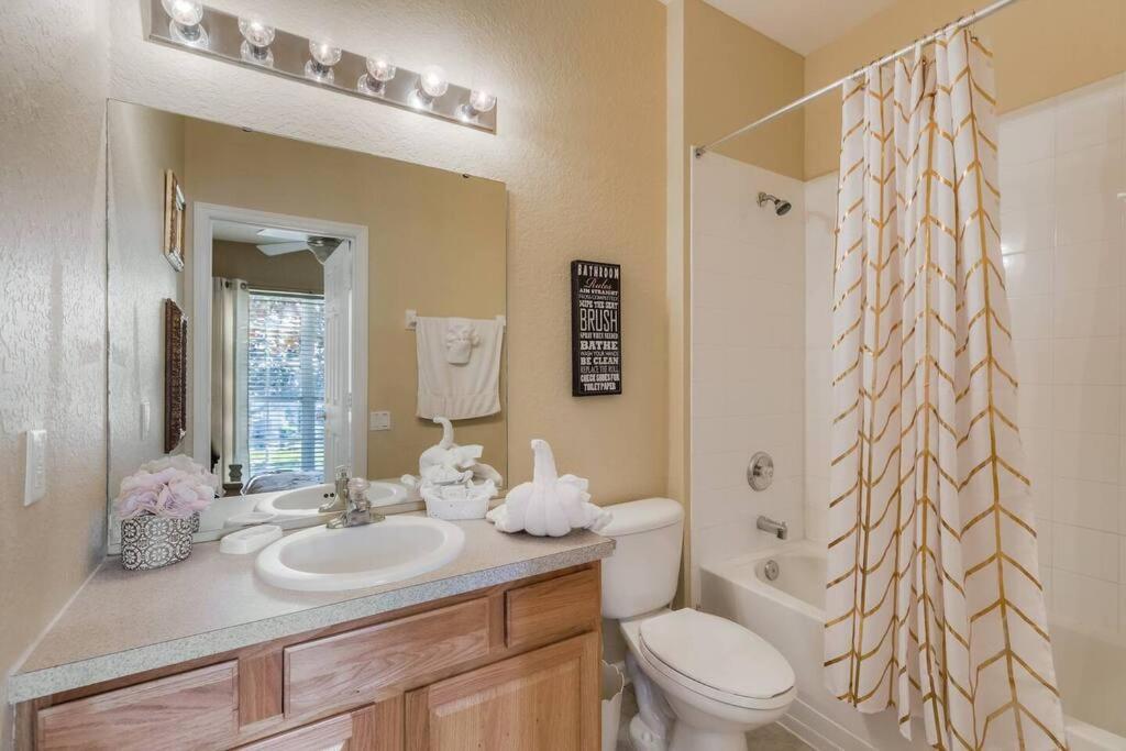 Villa Area W/pool Heat Included Featuring Orlando