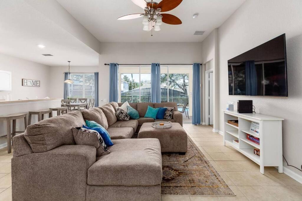 Villa Area W/pool Heat Included Featuring *