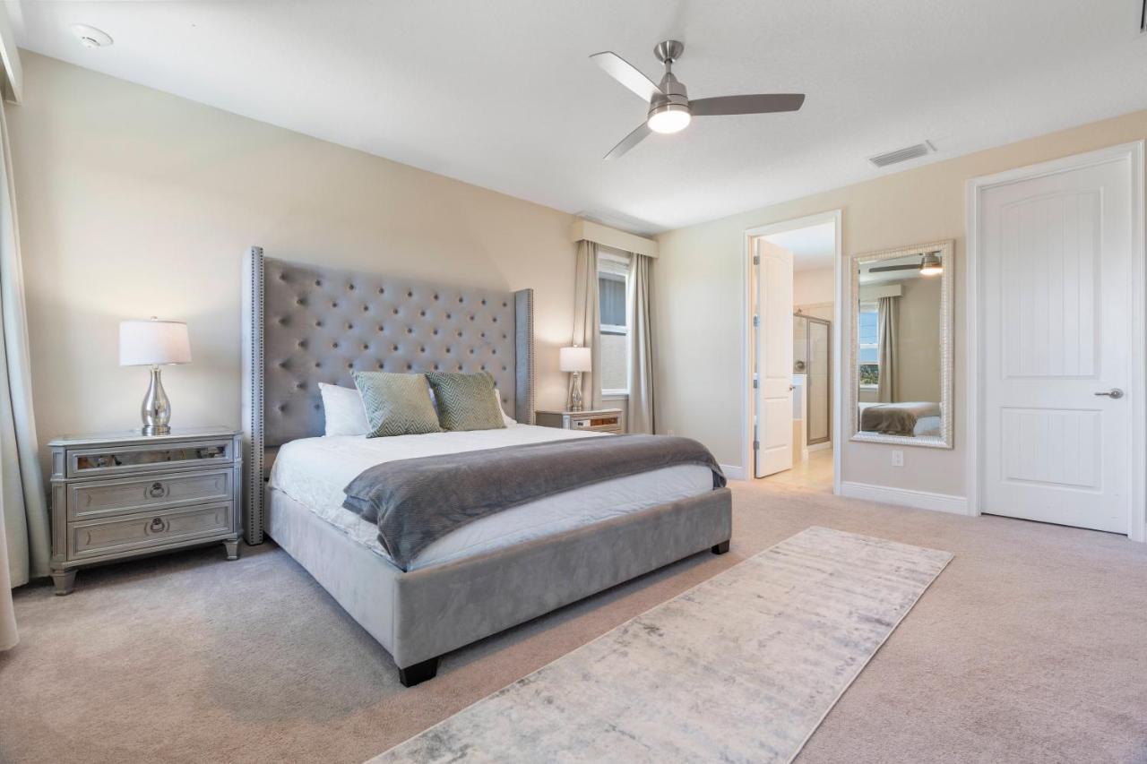 Super Fun 12-bed W Game Private Pool