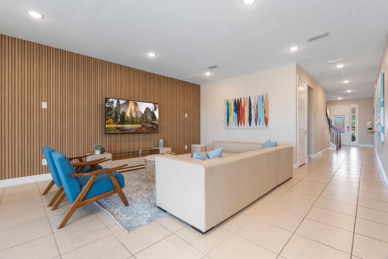 Super Fun 12-bed W Game Private Pool
