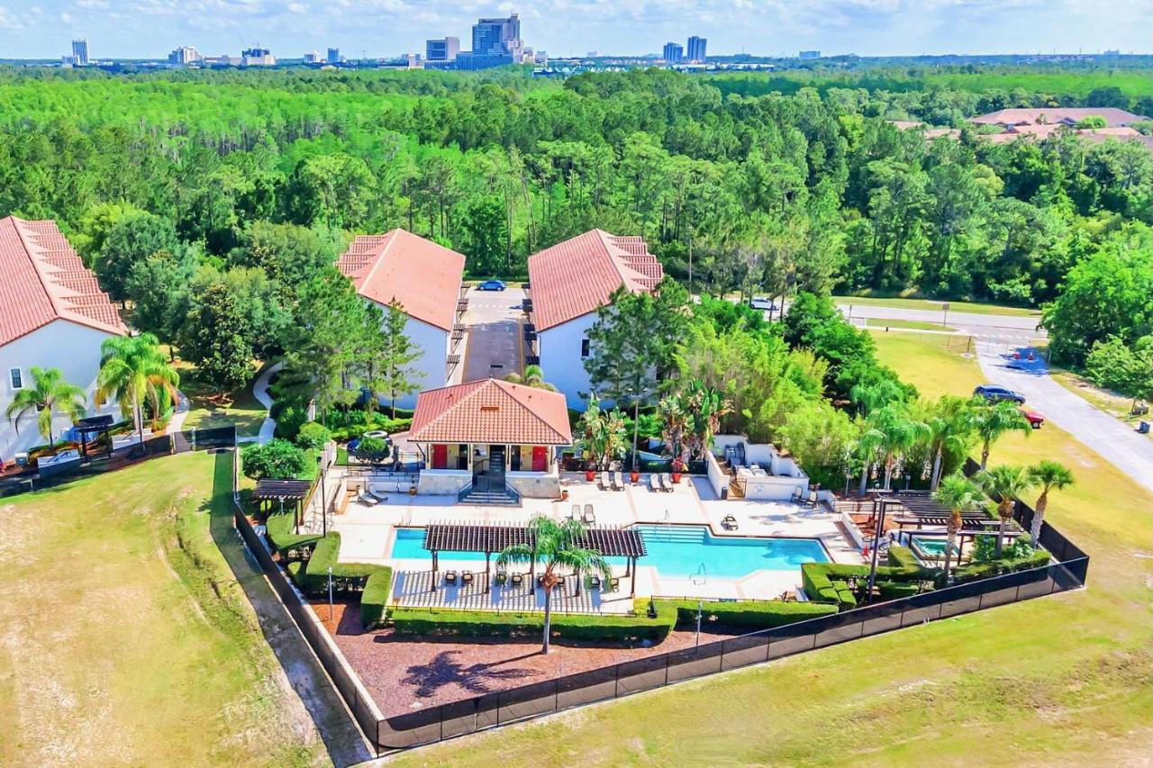 Apartment Modern 4br Townhome- Access - Near Orlando