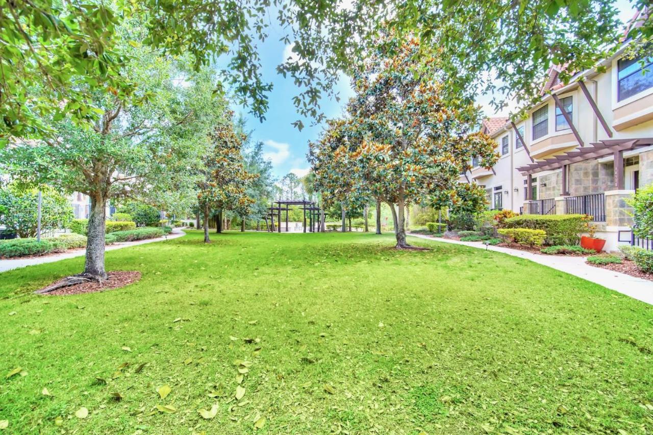 Modern 4br Townhome- Access - Near Apartment Orlando