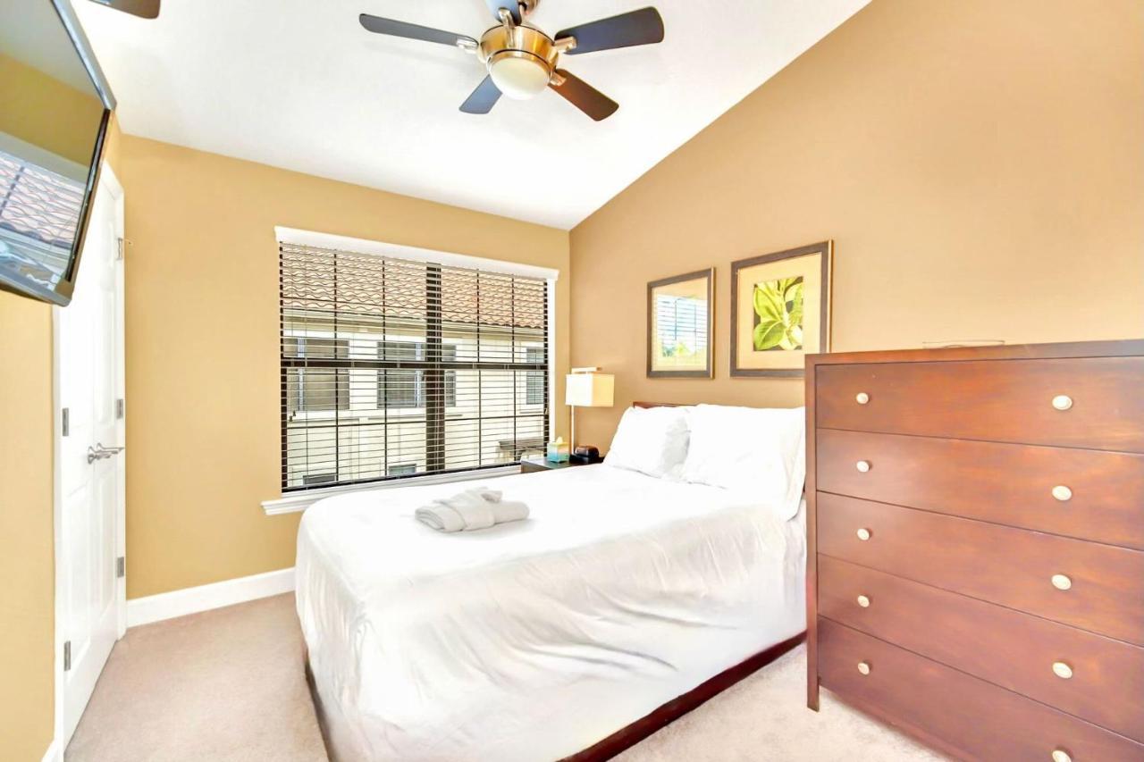 Modern 4br Townhome- Access - Near Apartment Orlando