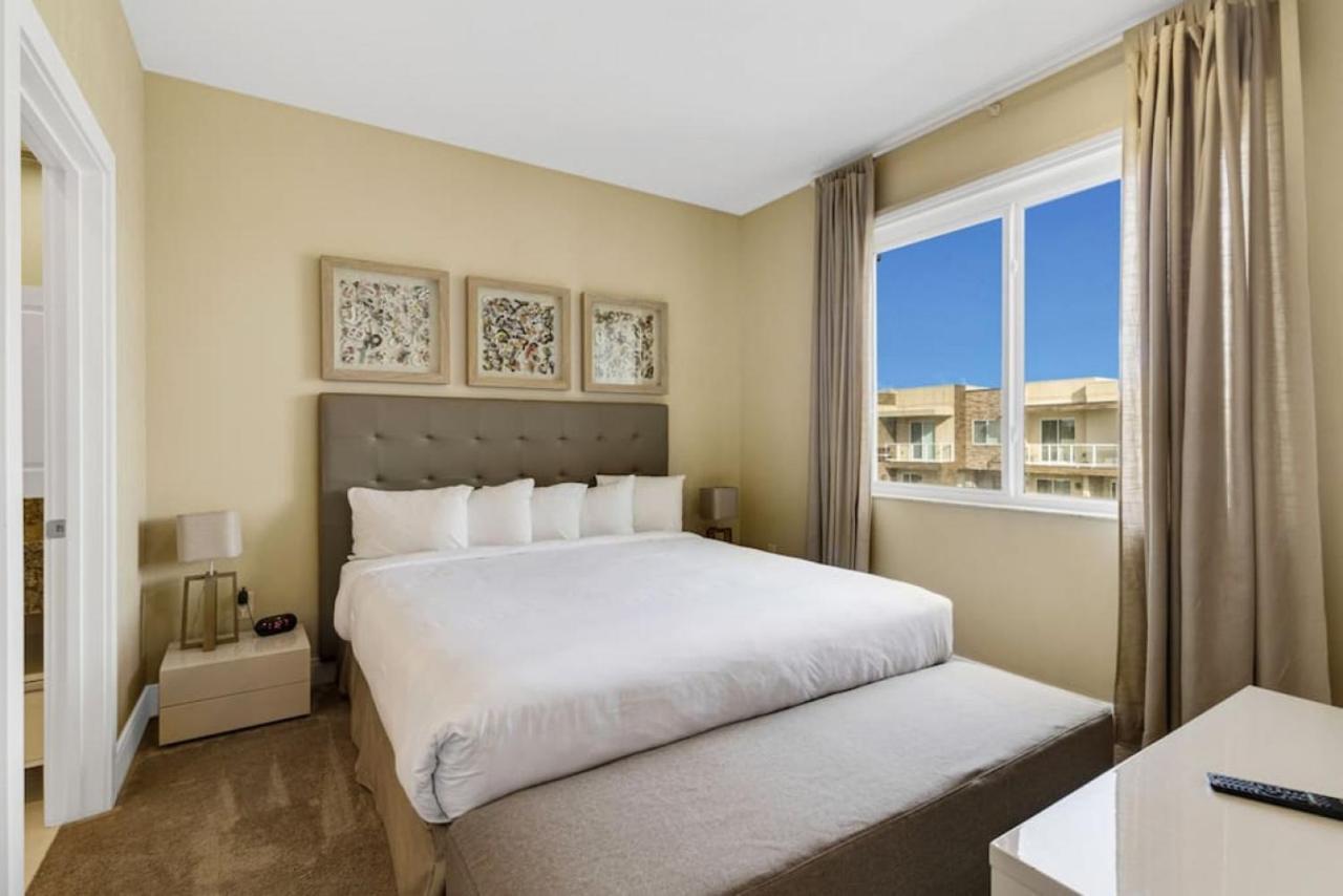 Luxury Townhouse Located Next To Holiday home *