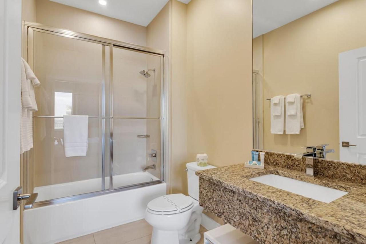 Luxury Townhouse Located Next To *